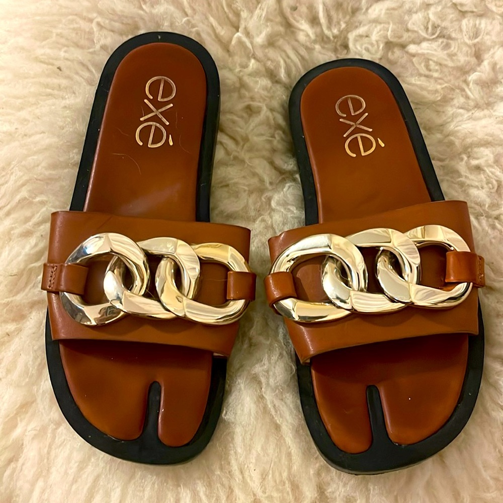 Exé Sandals NWOT